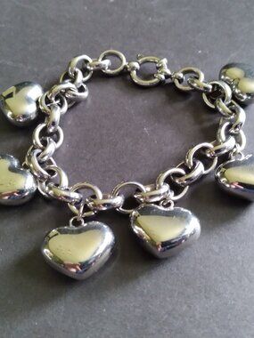 Chain Link Puffed Heart 6 Charm Bracelet